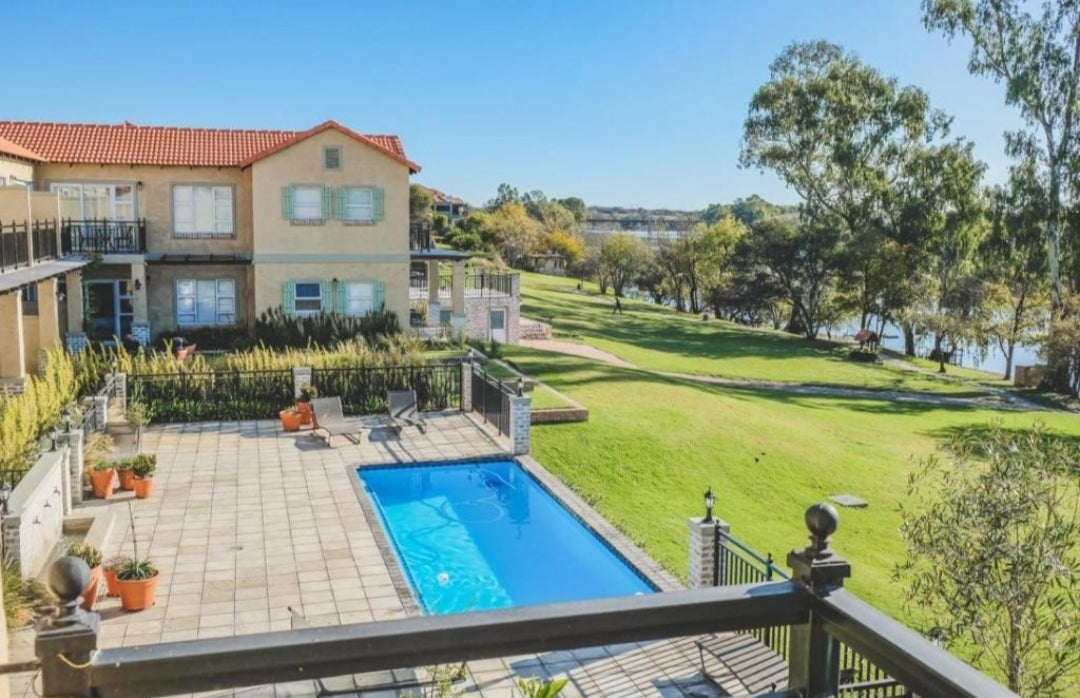 Couples Pont De Val Escape For 2