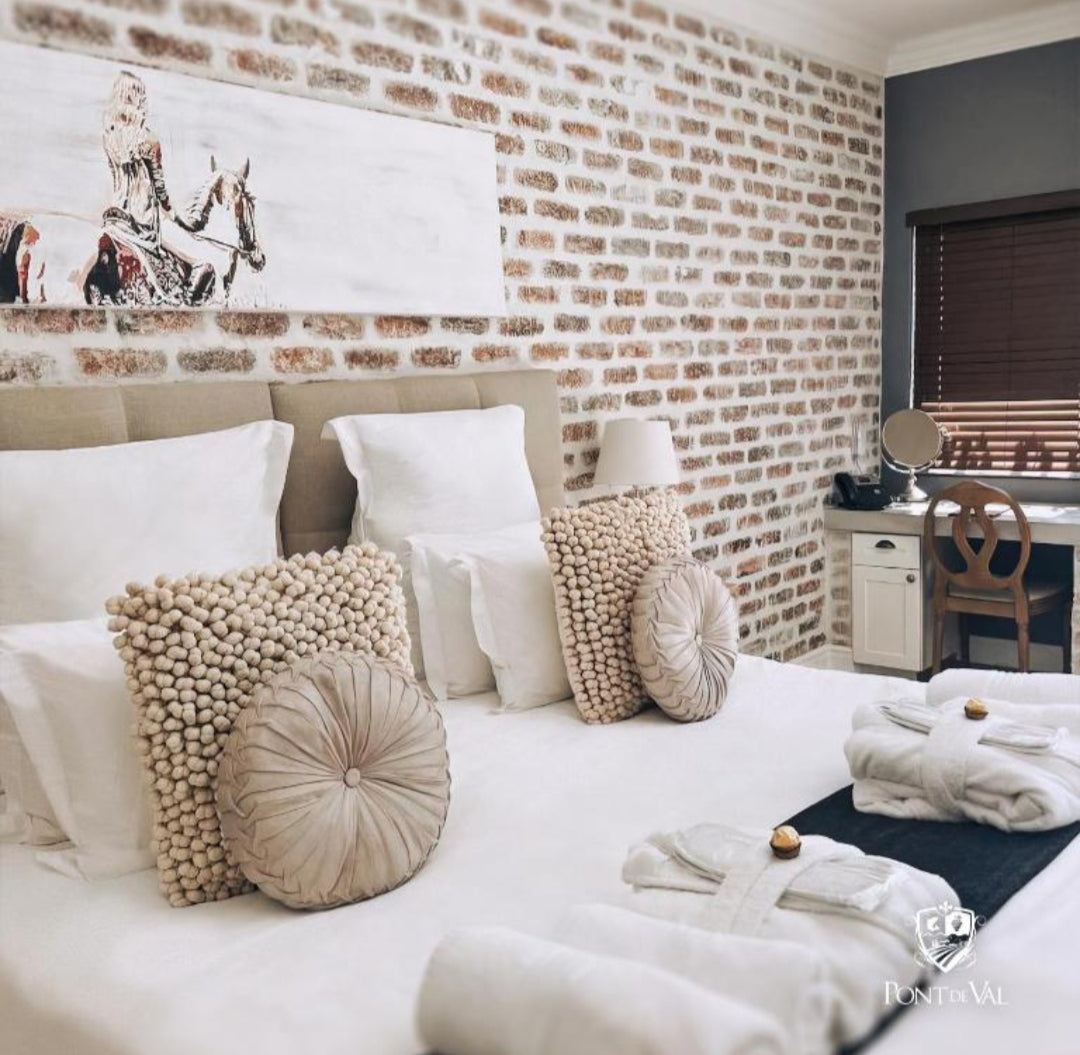 Couples Pont De Val Escape For 2